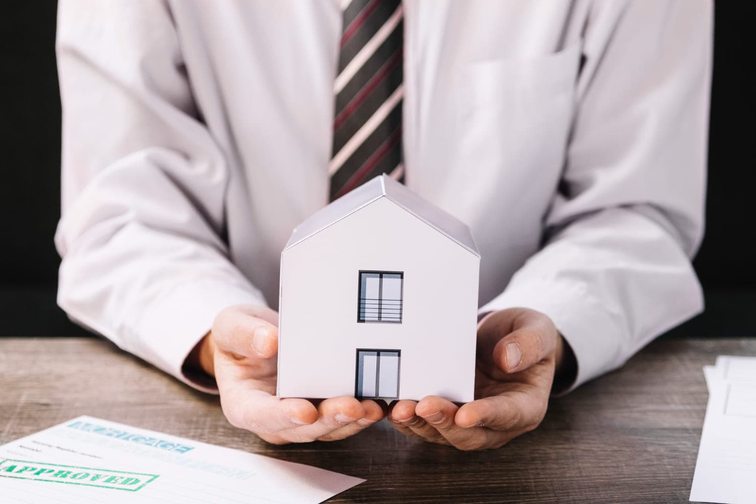 Photo d'une maison en carton